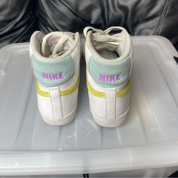 Nike W Blazer Mid '77 ESS DJ3050-101 Yellow Size 6.5 Y - Picture 8 of 10